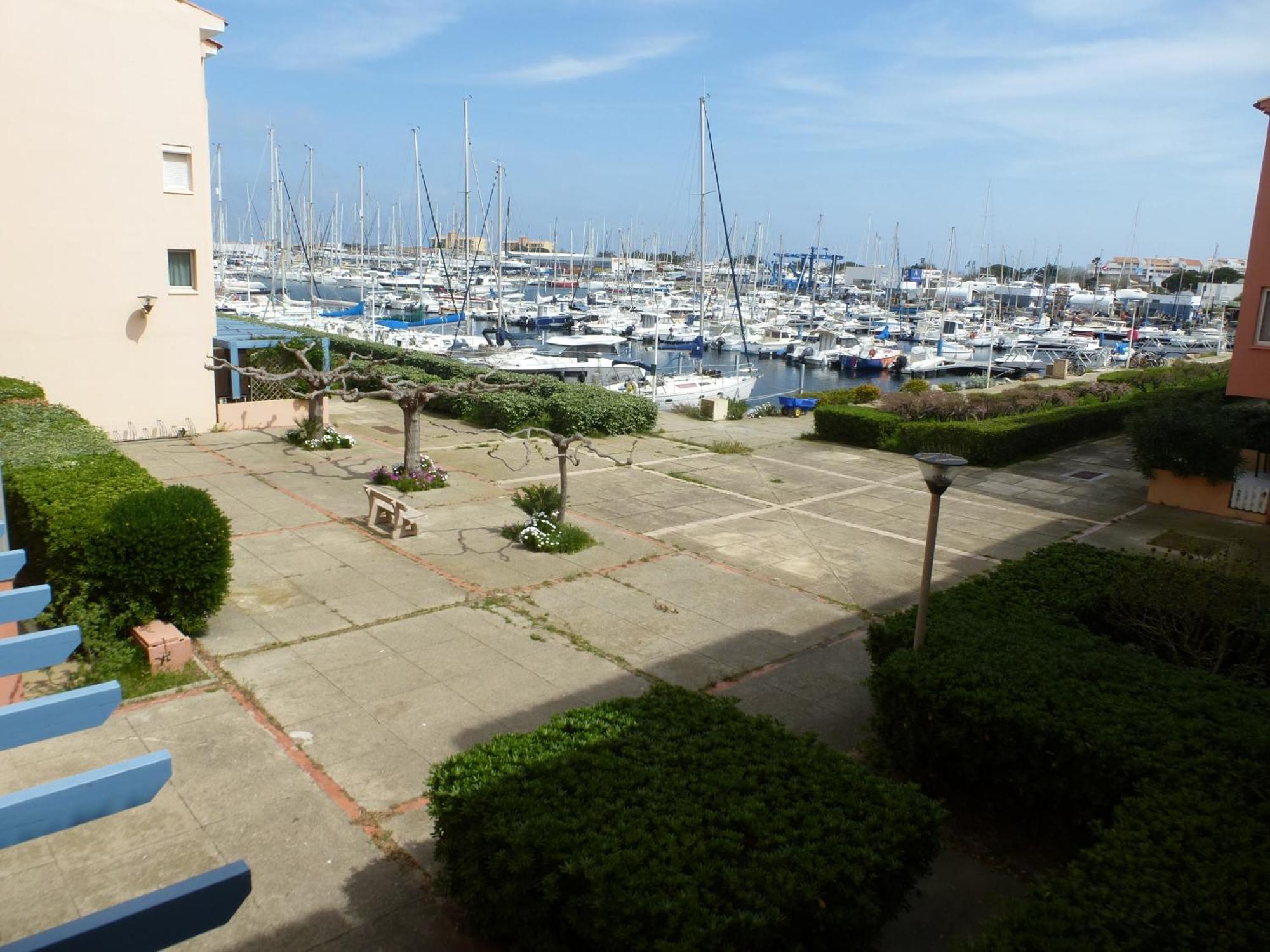 Ideal Entre Mer Etang Commerces Et Animation Leucate Exterior photo
